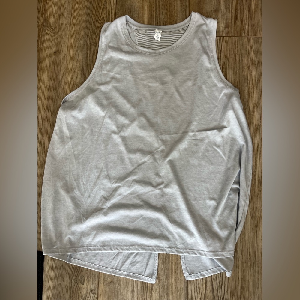 Old Navy Gray Sleeveless Tank Top
